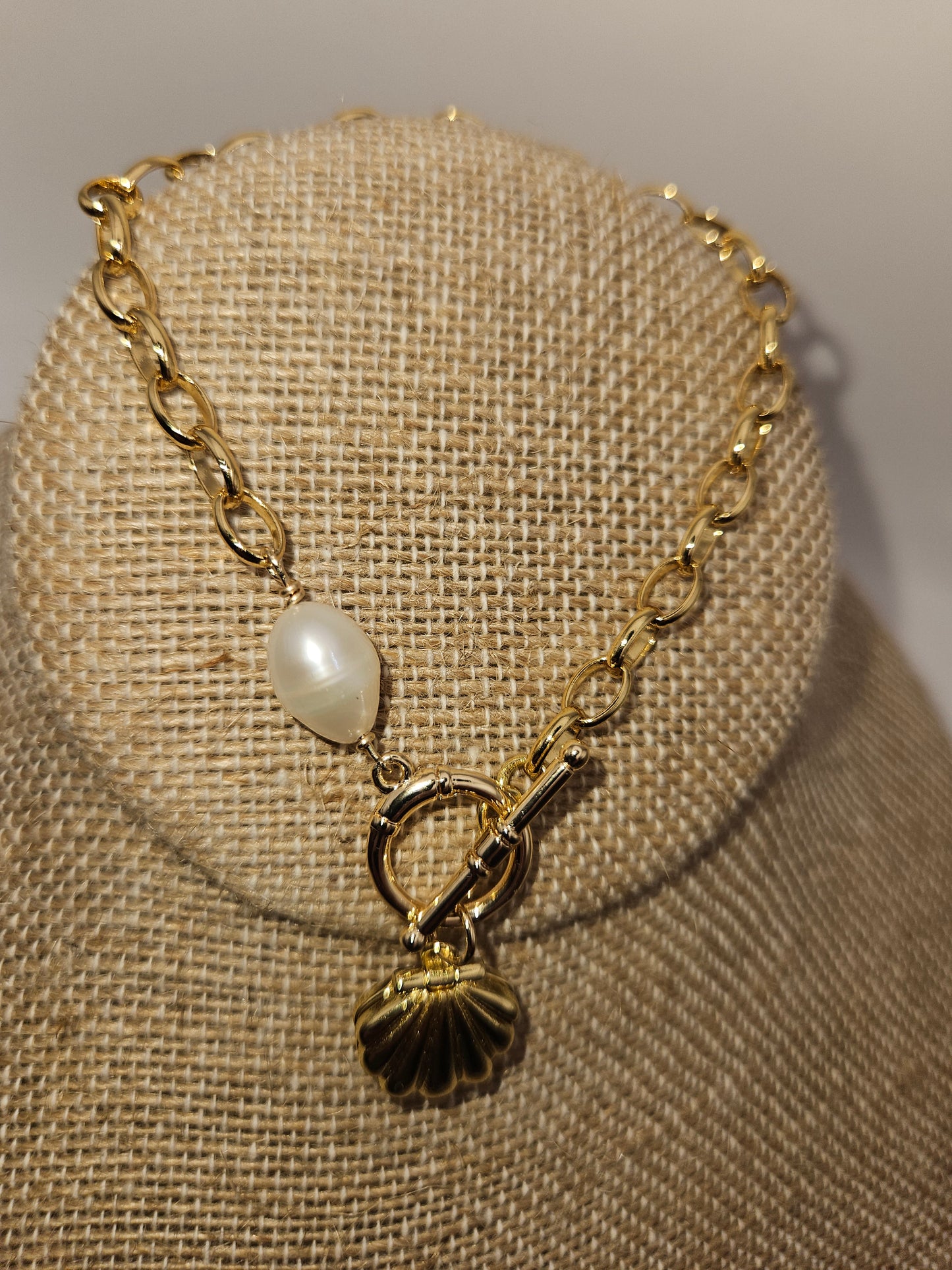 14kgf Small Scallop Shell Locket with Freshwater Baroque Pearl on Cable Chain Bracelet