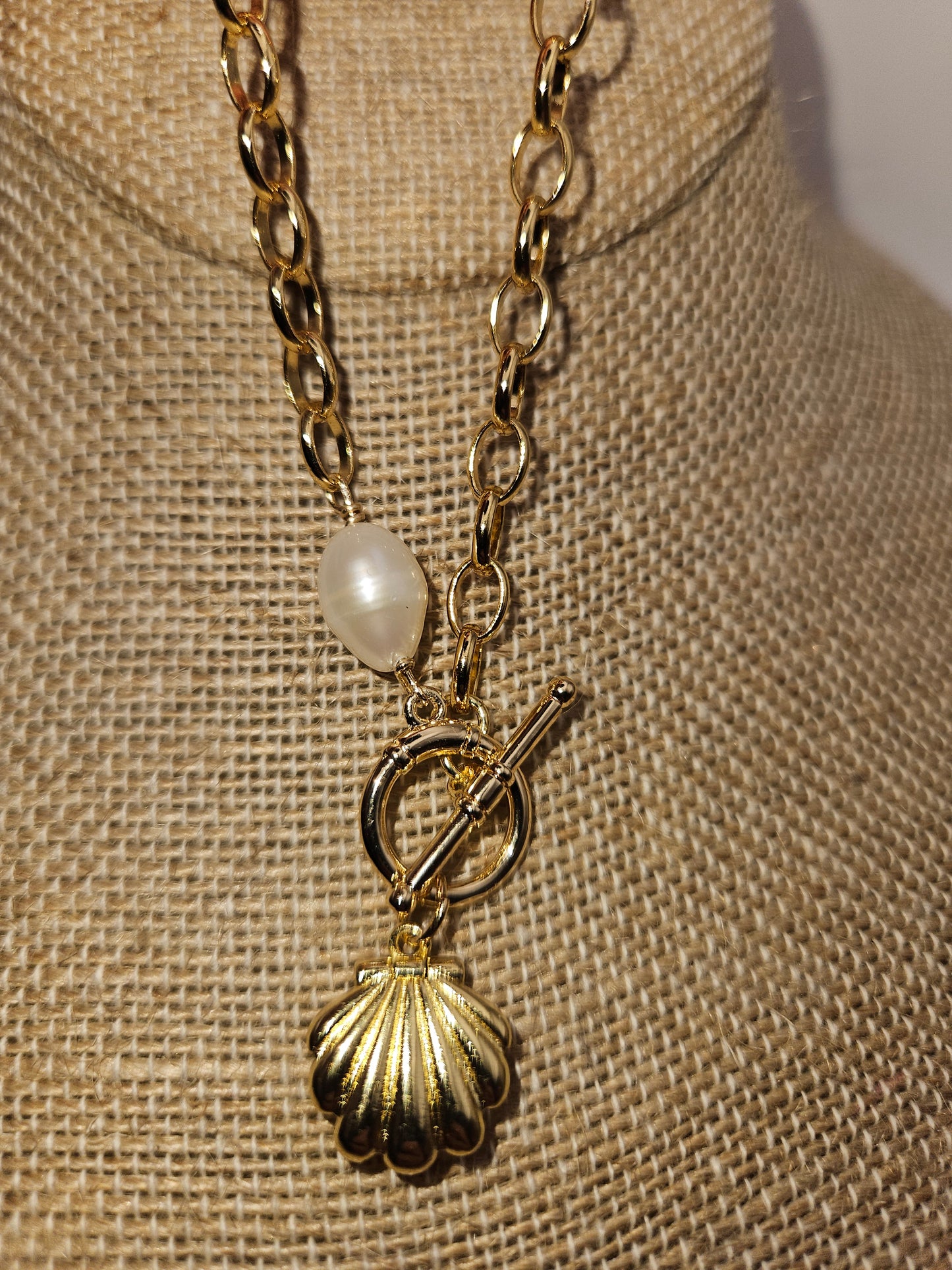 14kgf Small Scallop Shell Locket with Freshwater Baroque Pearl on Cable Chain Bracelet