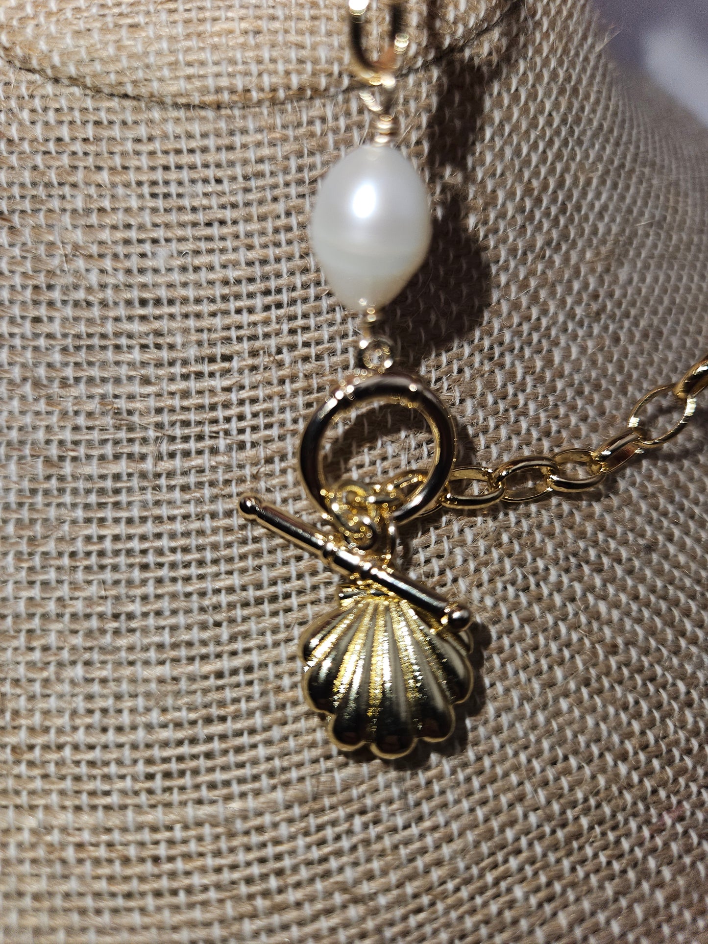 14kgf Small Scallop Shell Locket with Freshwater Baroque Pearl on Cable Chain Bracelet