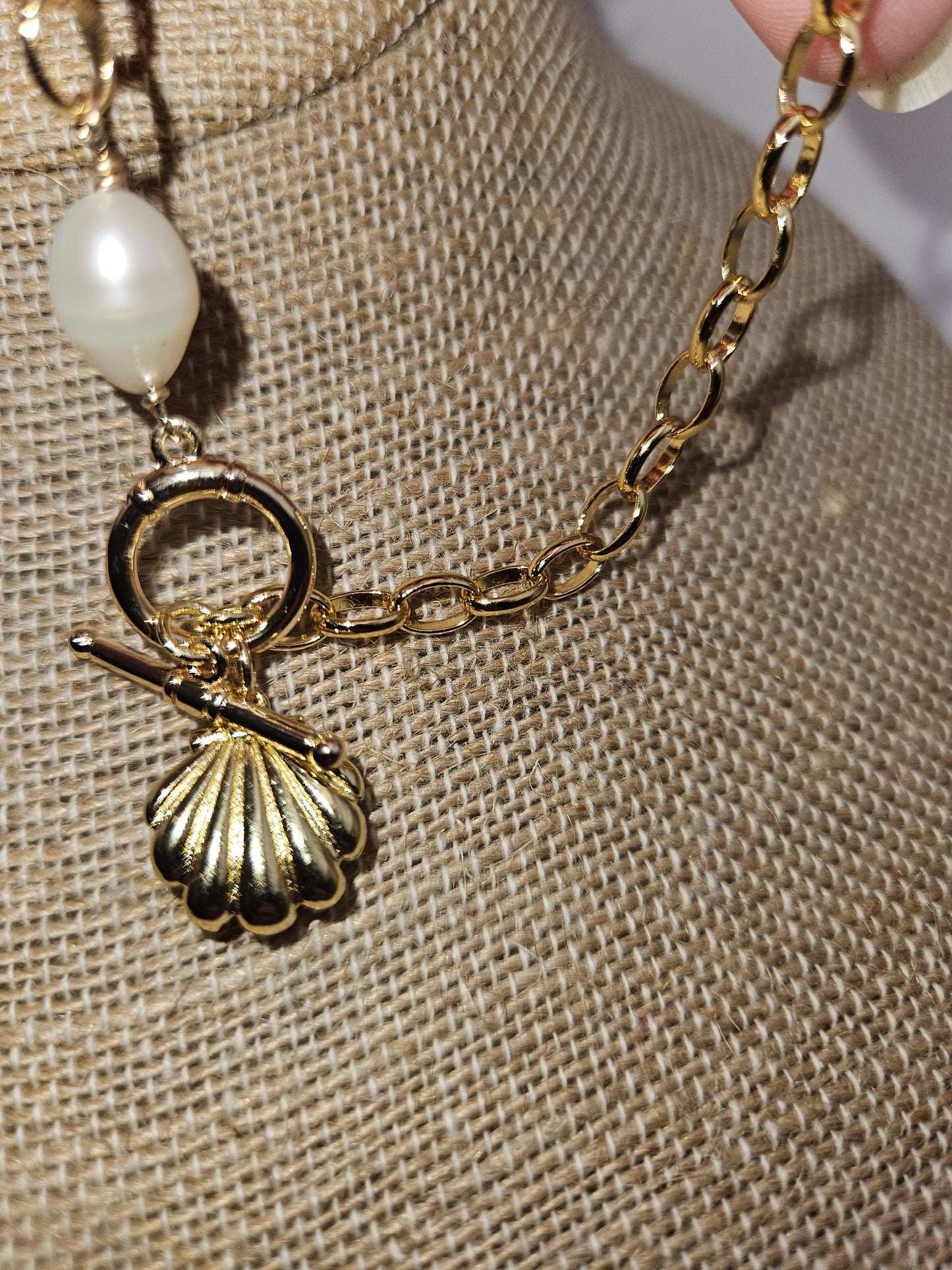 14kgf Small Scallop Shell Locket with Freshwater Baroque Pearl on Cable Chain Bracelet