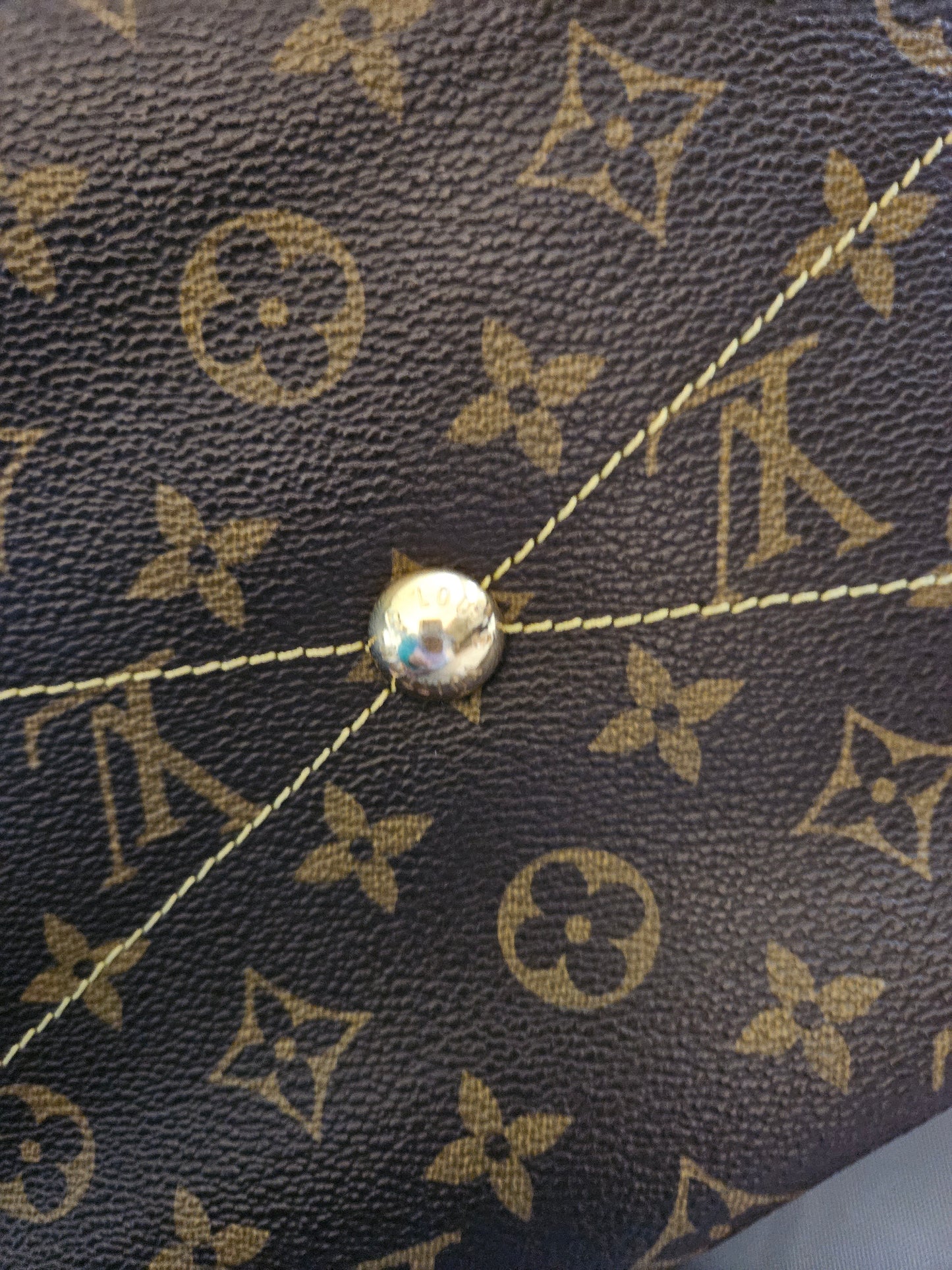 Louis Vuitton Monogram GM Tivoli Bag (VGUC Preloved Condition)