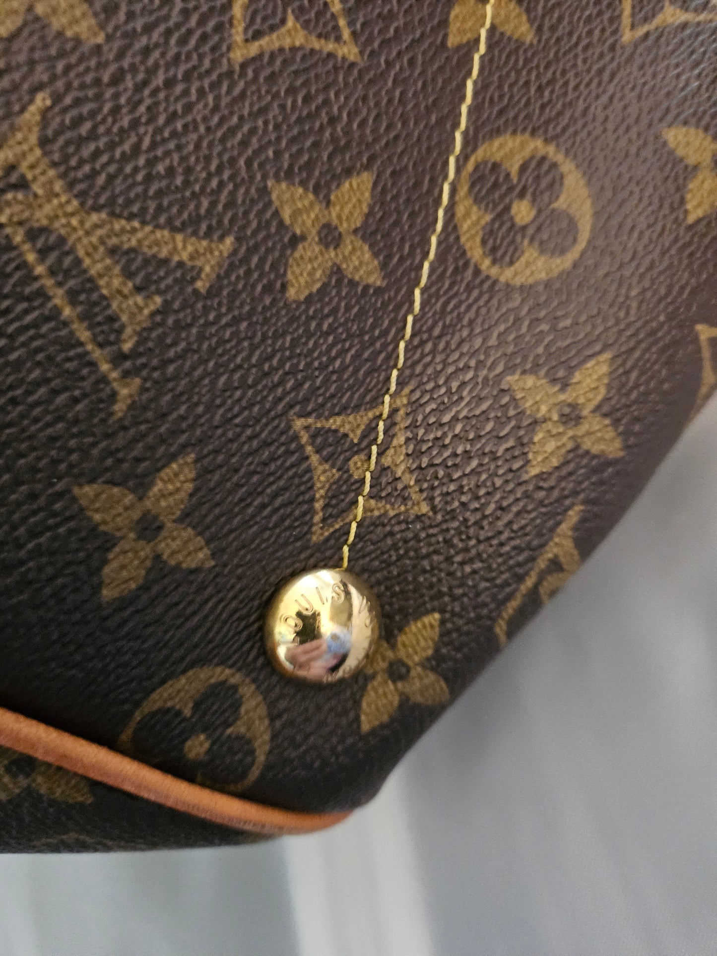 Louis Vuitton Monogram GM Tivoli Bag (VGUC Preloved Condition)