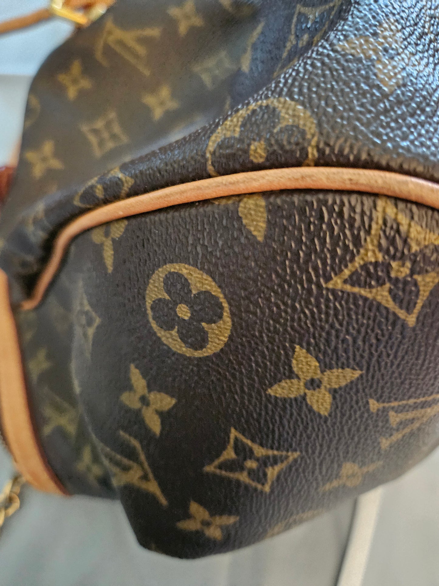 Louis Vuitton Monogram GM Tivoli Bag (VGUC Preloved Condition)