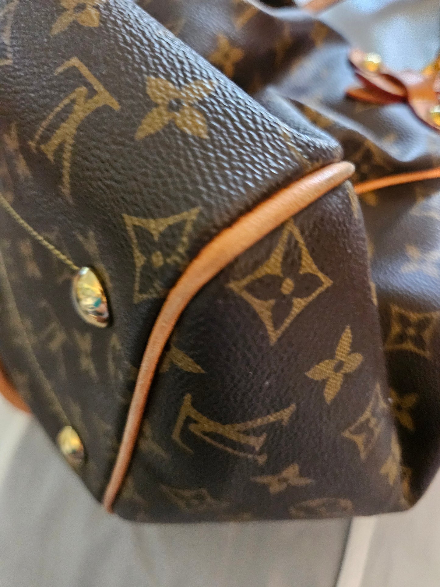 Louis Vuitton Monogram GM Tivoli Bag (VGUC Preloved Condition)