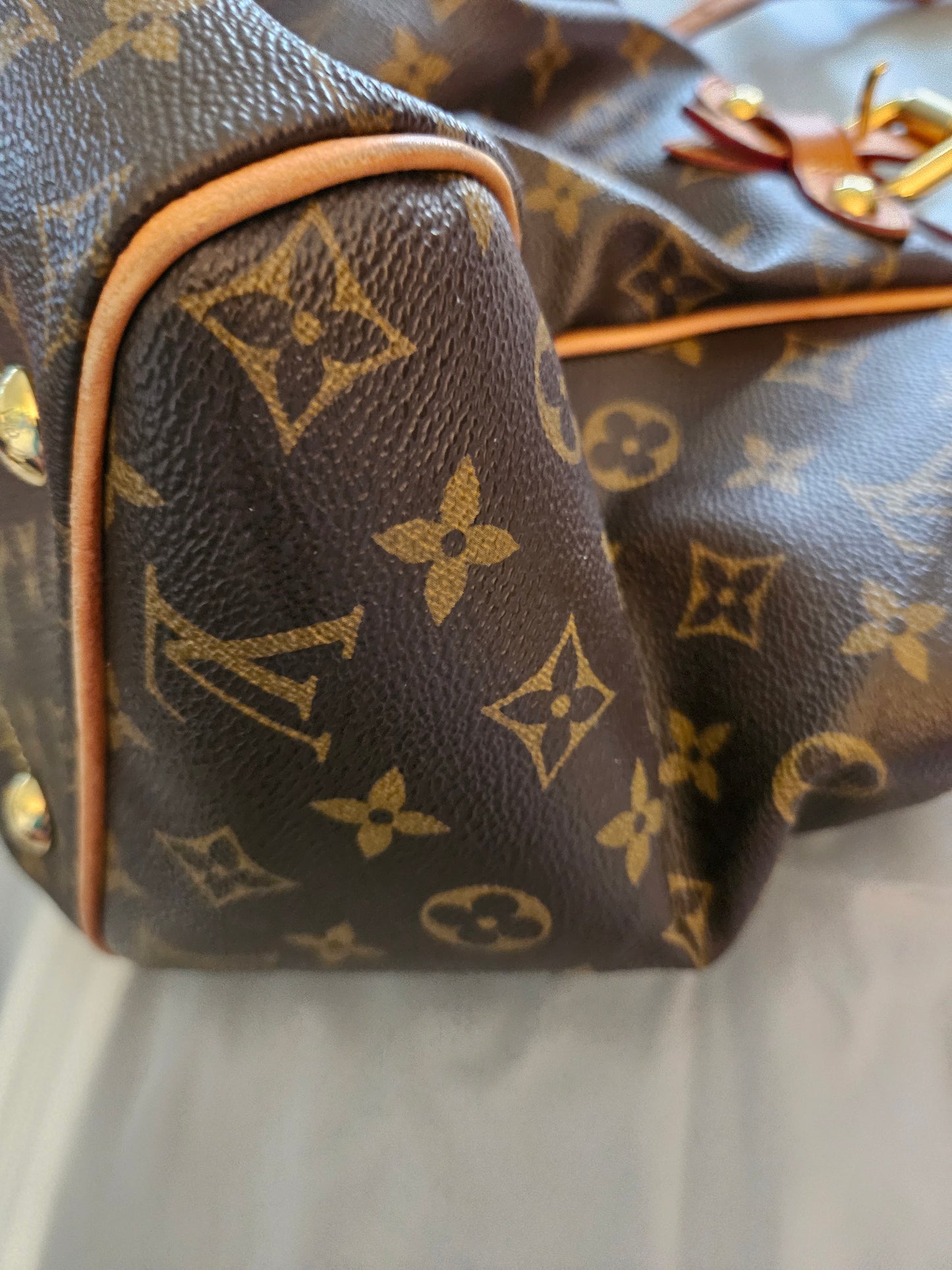 Louis Vuitton Monogram GM Tivoli Bag (VGUC Preloved Condition)