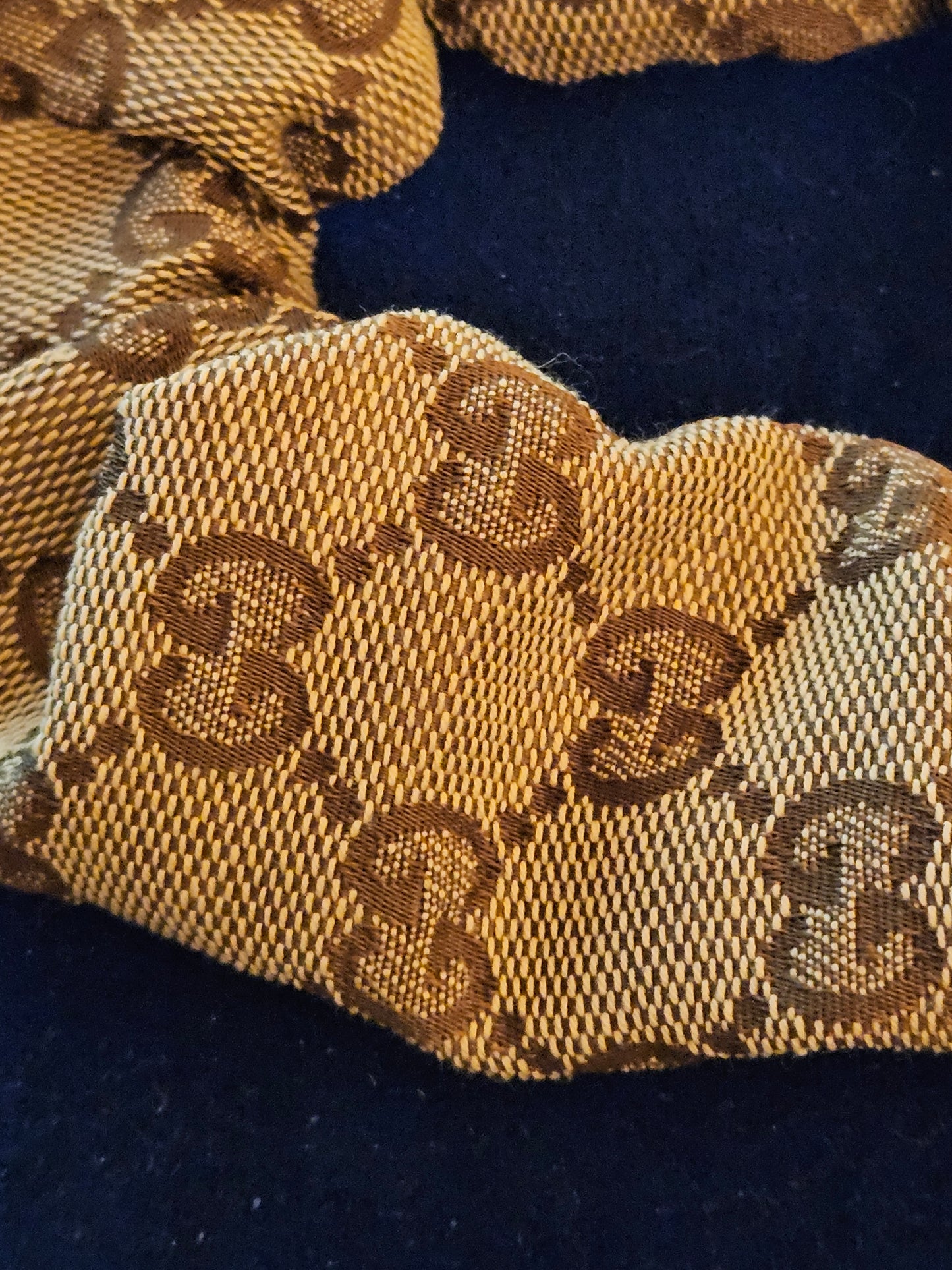 GG Monogram Fabric Scrunchie (Khaki/Brown)