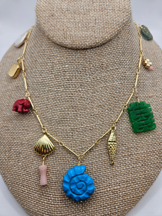 14kgf Vintage Hand Carved Gemstone & Other Charms Necklace