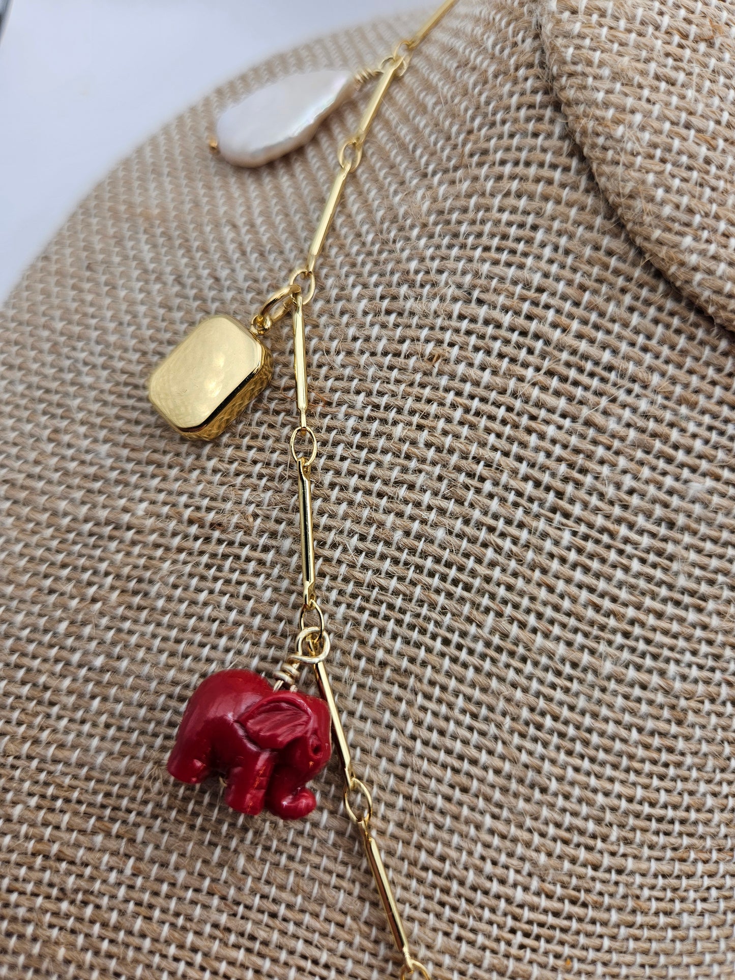 14kgf Vintage Hand Carved Gemstone & Other Charms Necklace