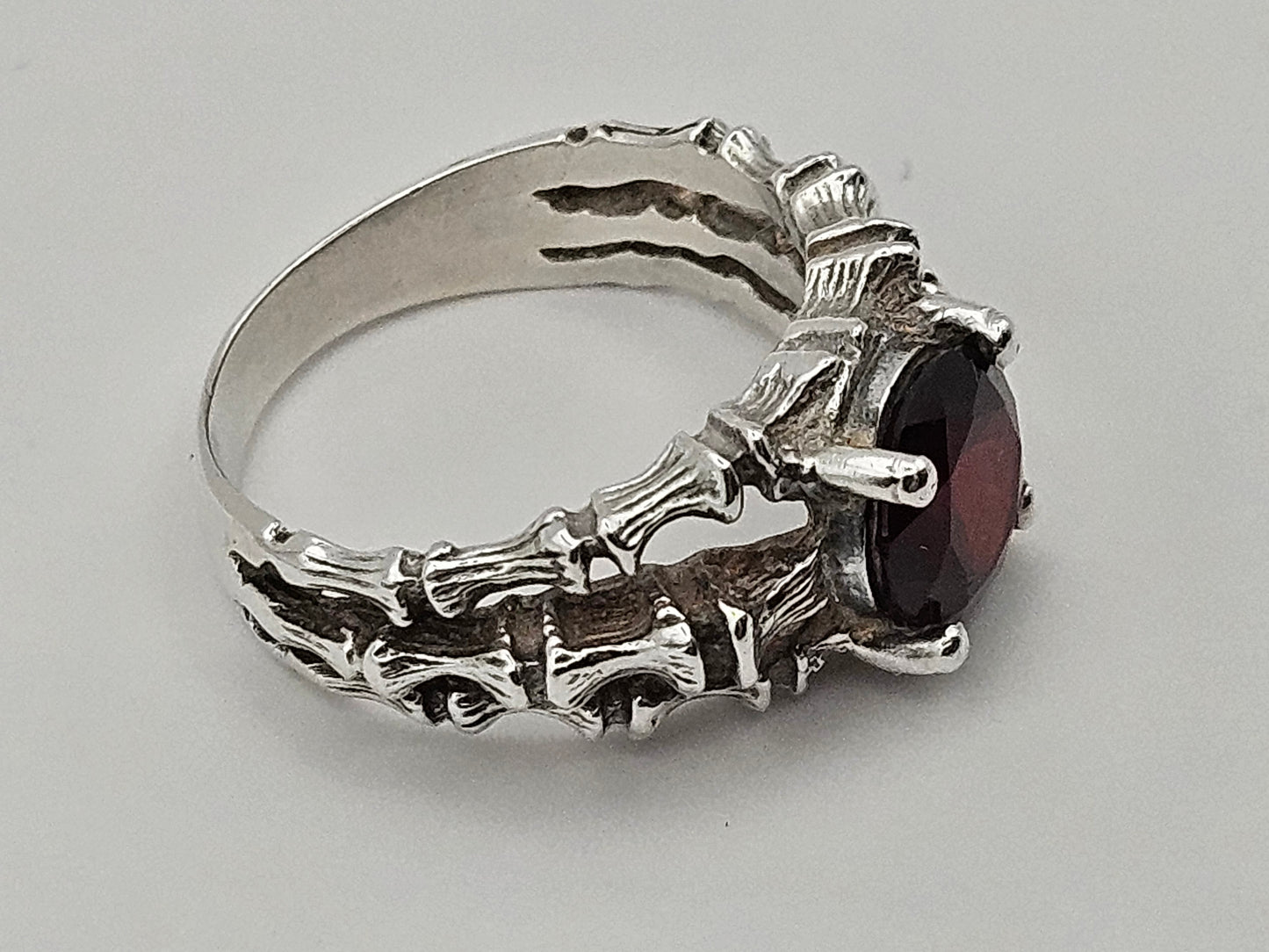 Vintage 1970's Garnet Bamboo Detail Sterling Silver Ring