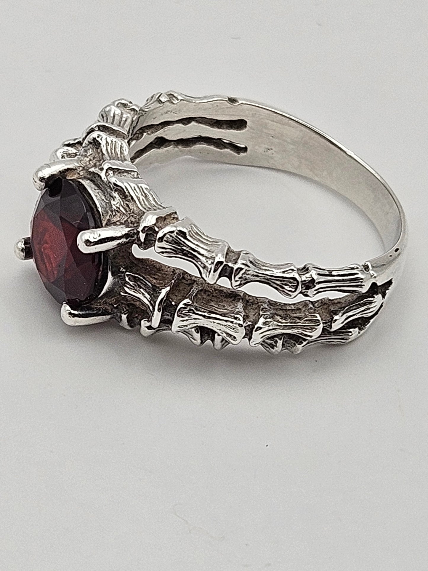 Vintage 1970's Garnet Bamboo Detail Sterling Silver Ring