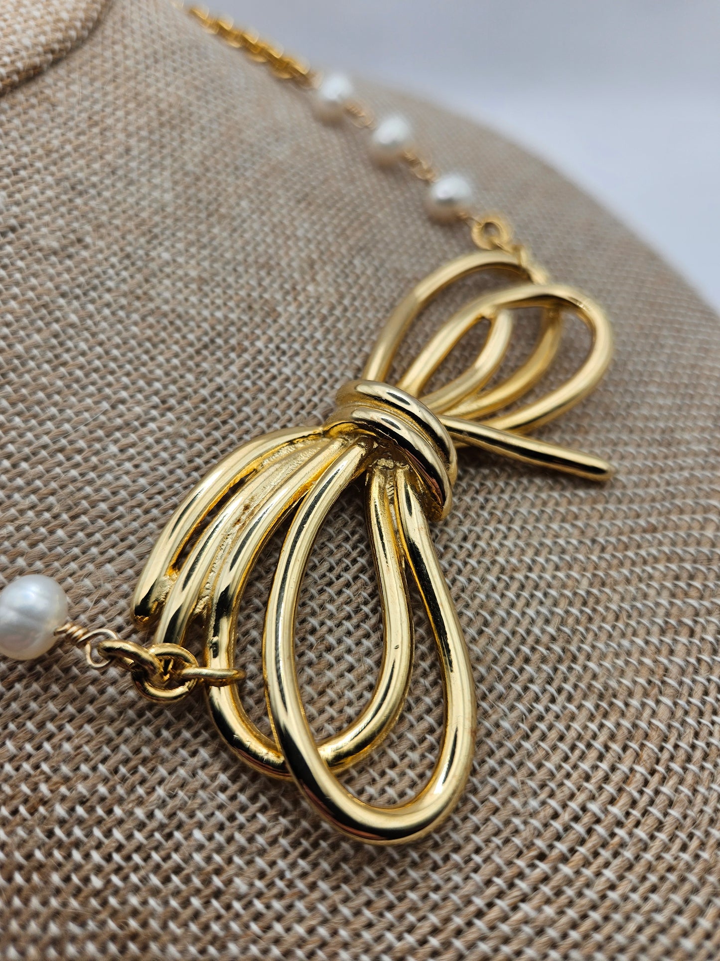 14k GF Vintage 1960's Bow Freshwater Pearl Chain Necklace