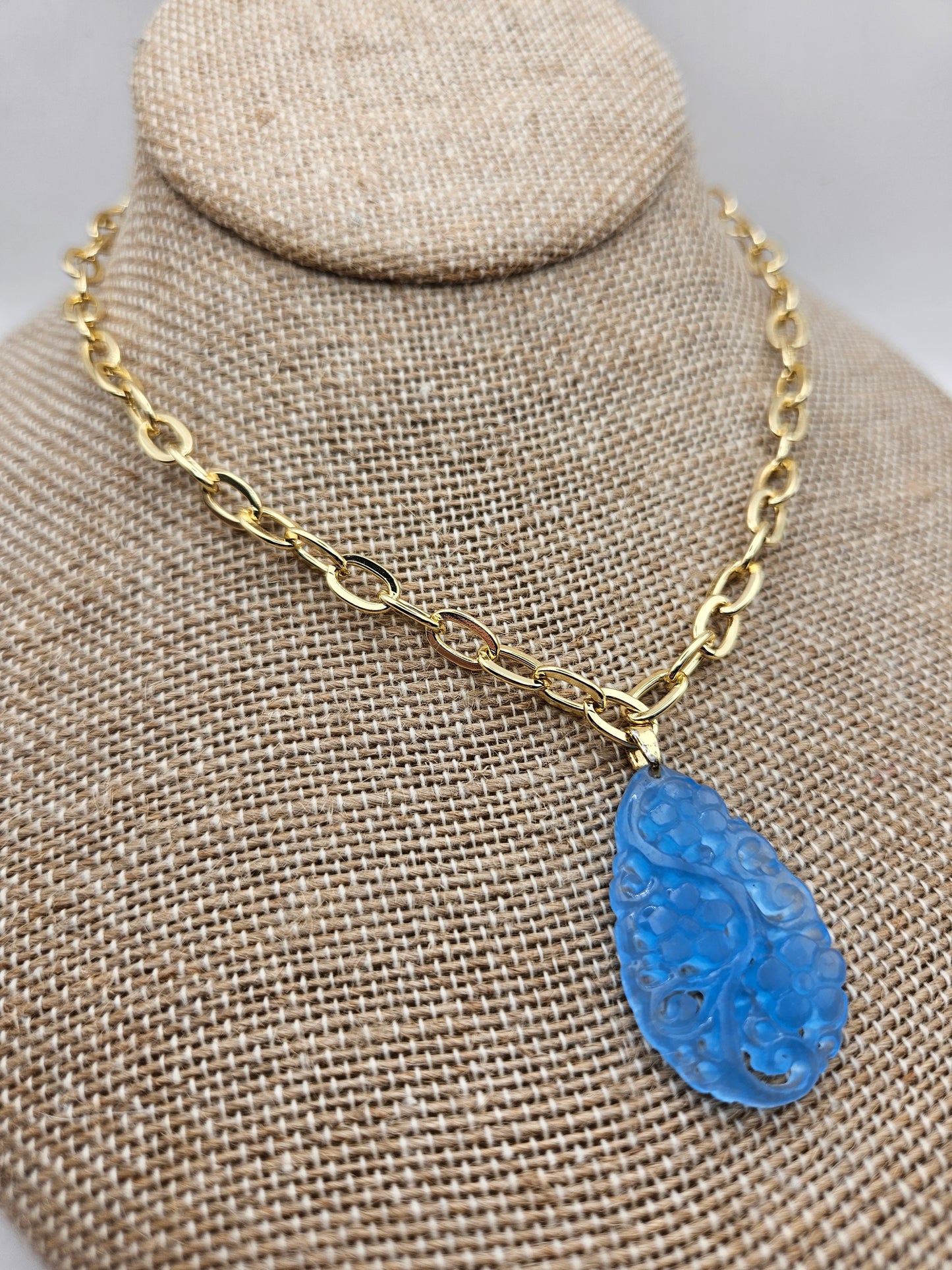 Hand Carved Aquamarine Pendant 14kgf Cable Chain Necklace