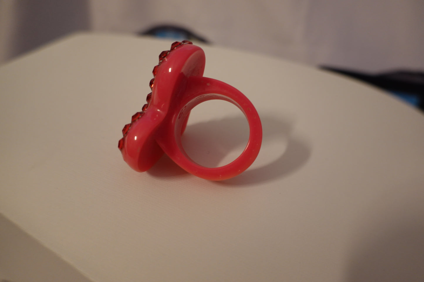 Vintage Hot Pink Rhinestone Plastic Heart Ring Size 9 (EUC)