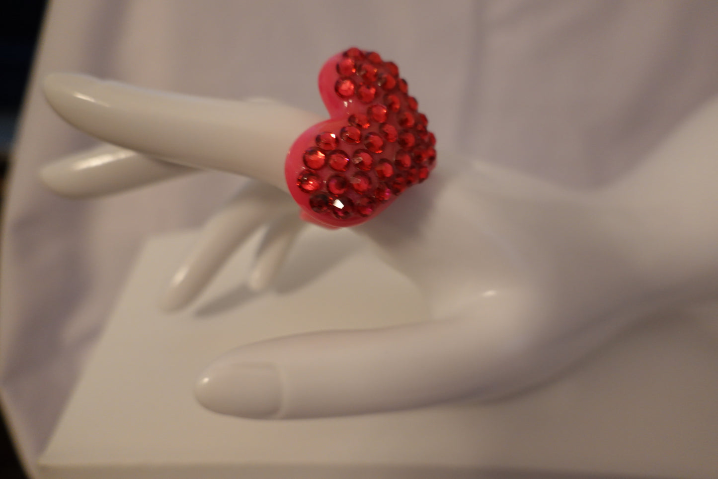 Vintage Hot Pink Rhinestone Plastic Heart Ring Size 9 (EUC)