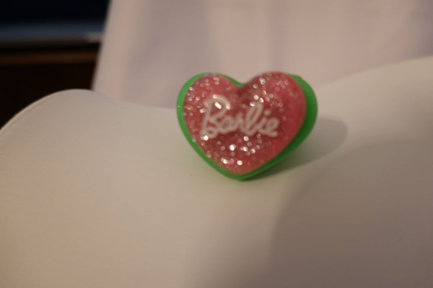 Vintage 1990's Barbie Heart Pink & Green Glitter Resin Ring Size 8 (EUC)