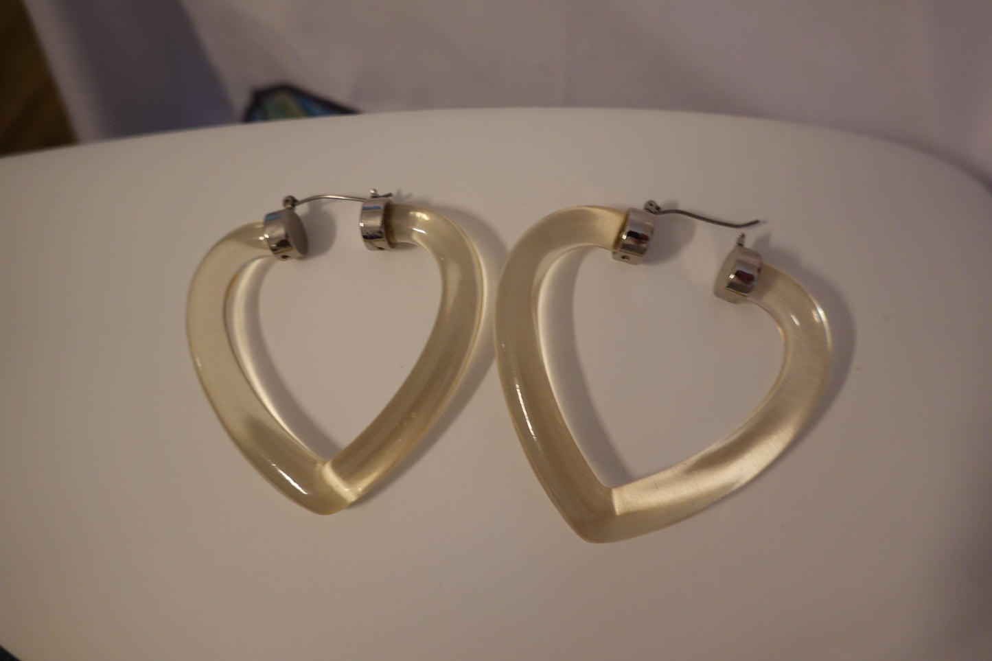 Vintage 1980's Clear Lucite Heart Shaped Hoop Earrings (VGUC)