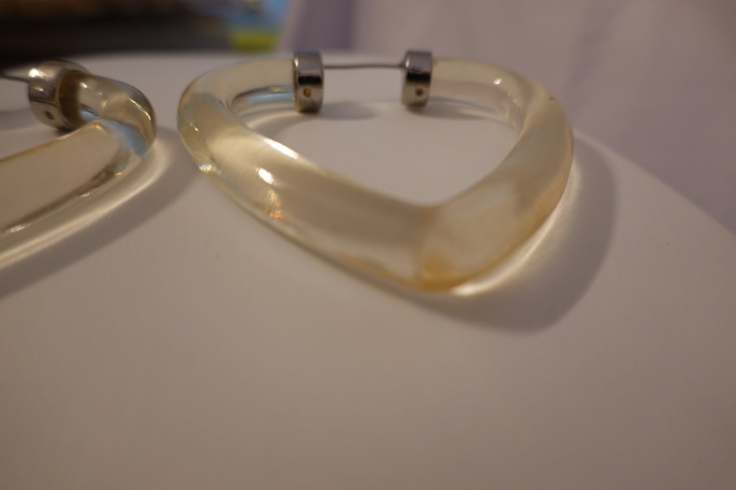 Vintage 1980's Clear Lucite Heart Shaped Hoop Earrings (VGUC)