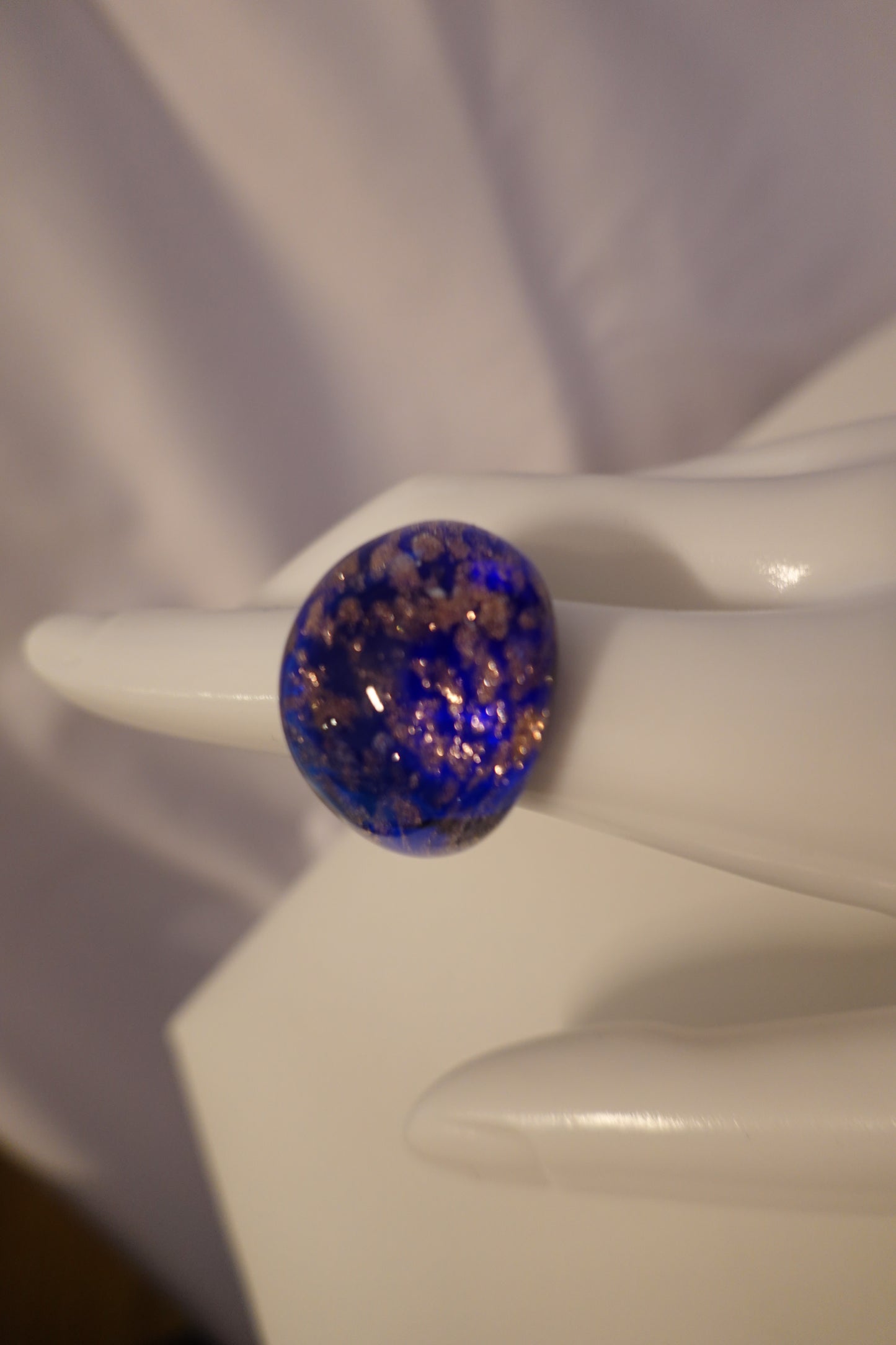 Vintage Blue Sparkle Lucite Ring Size 6.5 (EUC)