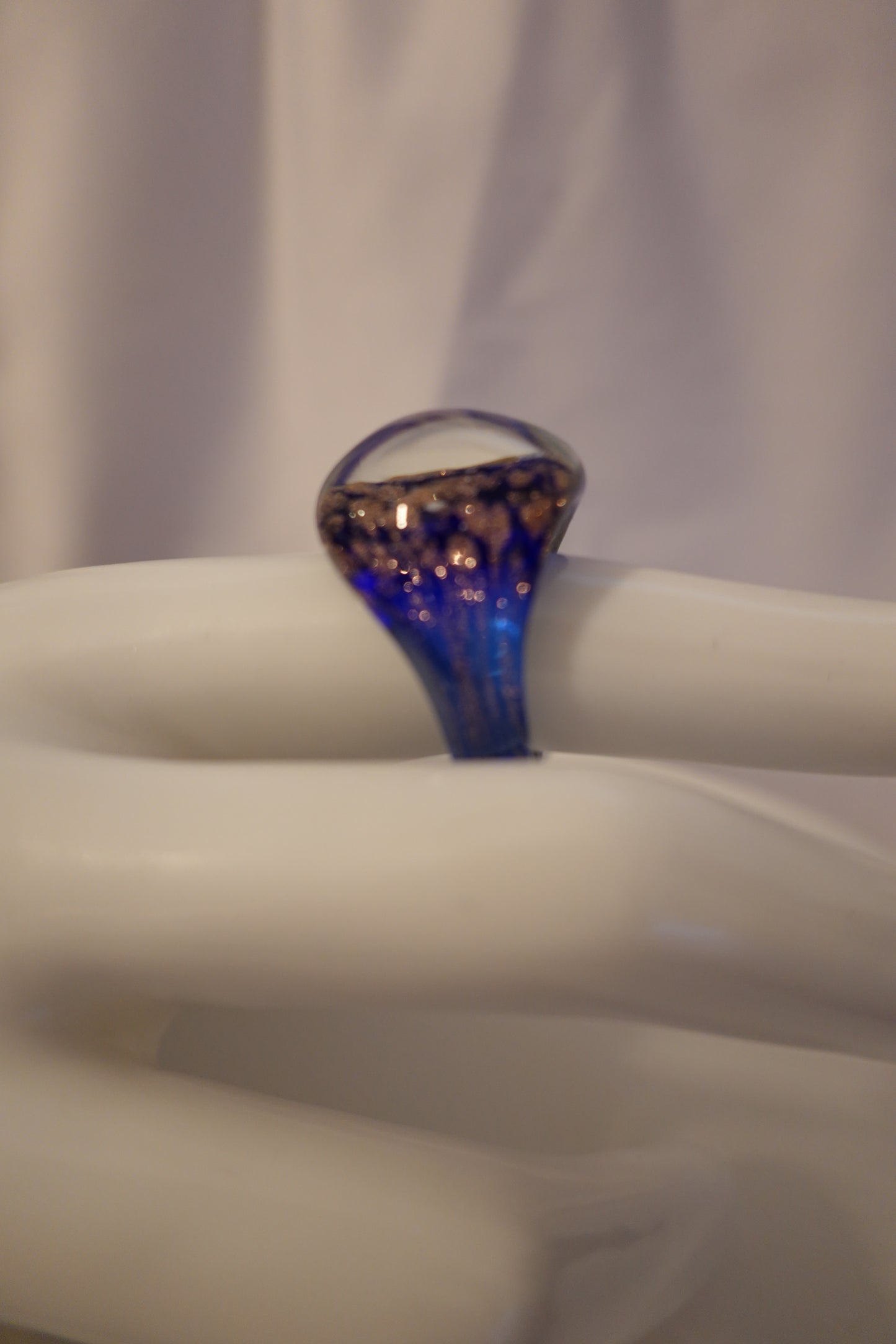 Vintage Blue Sparkle Lucite Ring Size 6.5 (EUC)