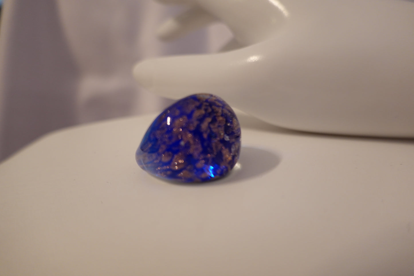 Vintage Blue Sparkle Lucite Ring Size 6.5 (EUC)