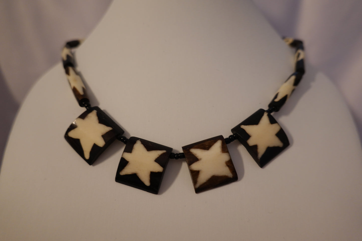 Vintage 1960's Bakelite Bone Black Brown Bead Necklace (VGUC)