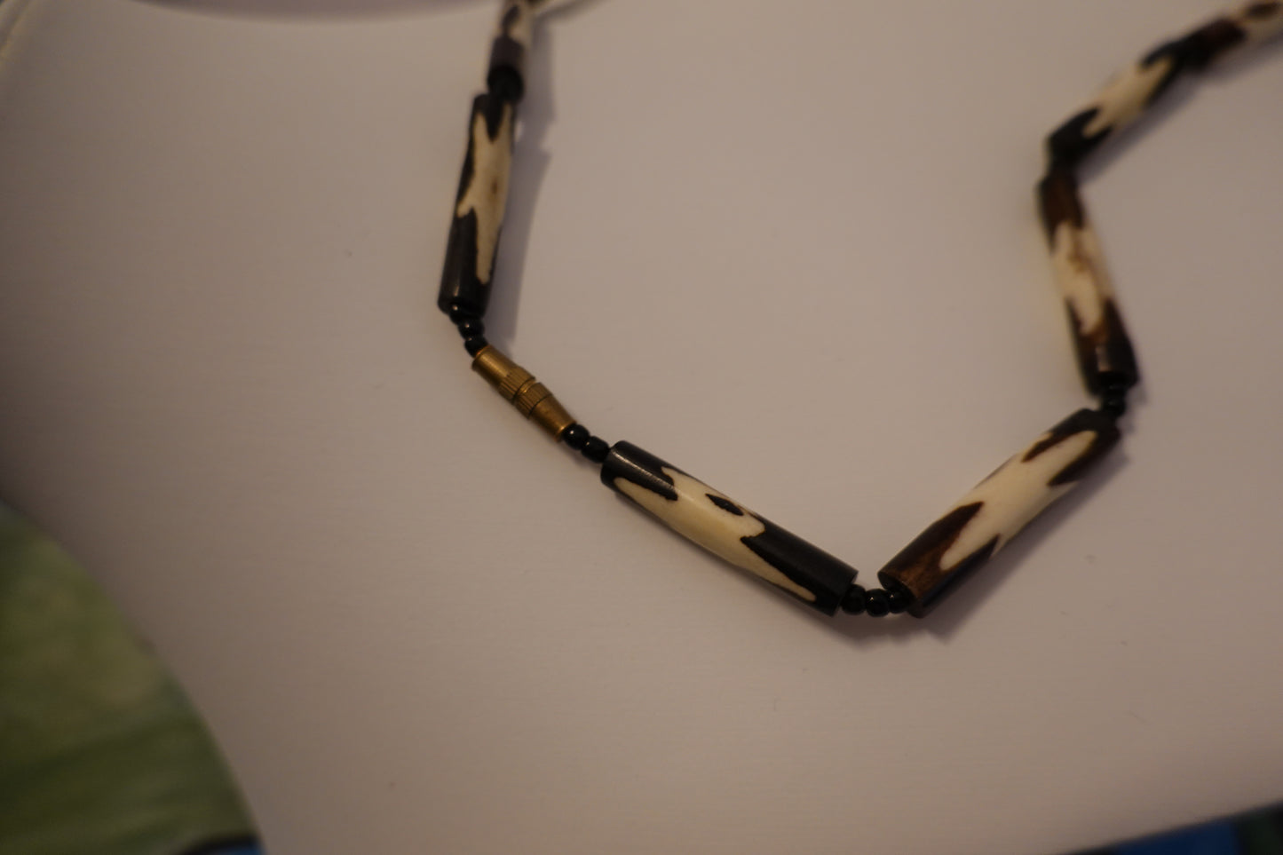 Vintage 1960's Bakelite Bone Black Brown Bead Necklace (VGUC)