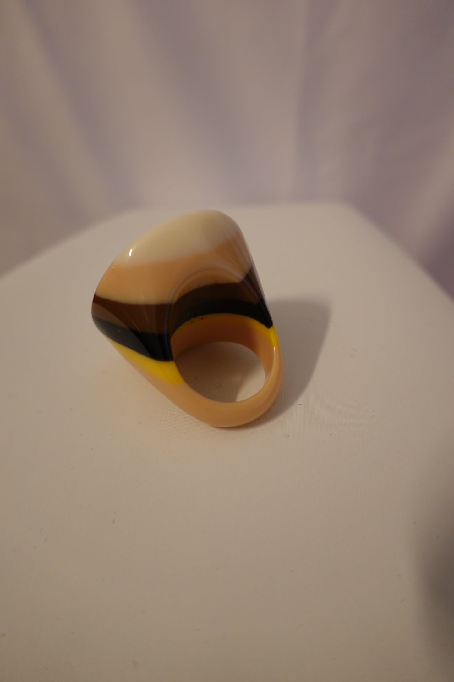 Vintage 1990's Striped Lucite Runway Ring Size 7.5 (EUC)