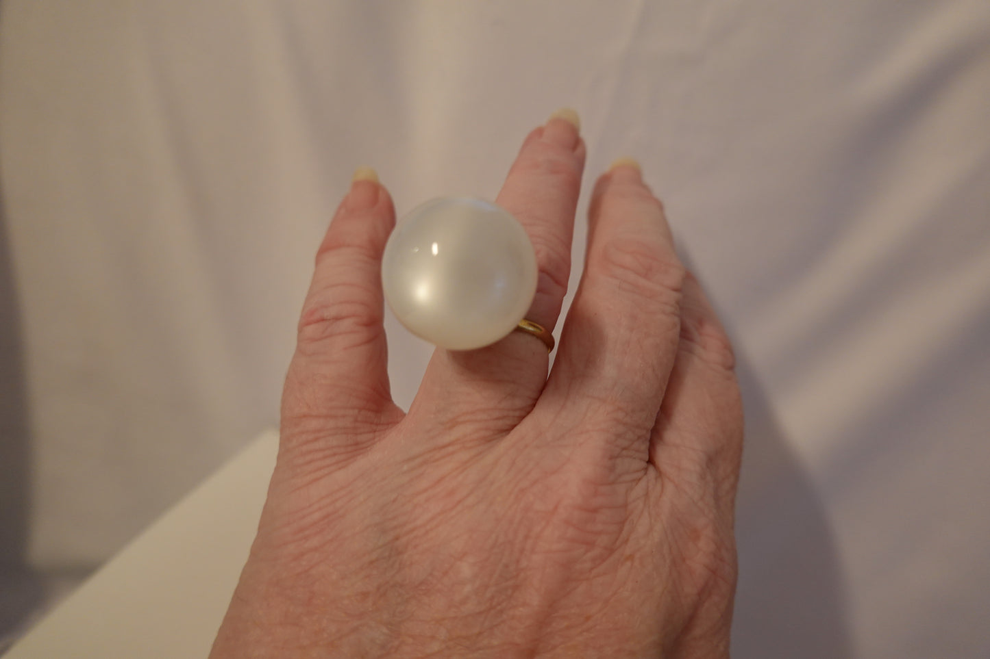 Vintage 1960's White Moonstone Sphere Lucite Adjustable Ring (EUC)