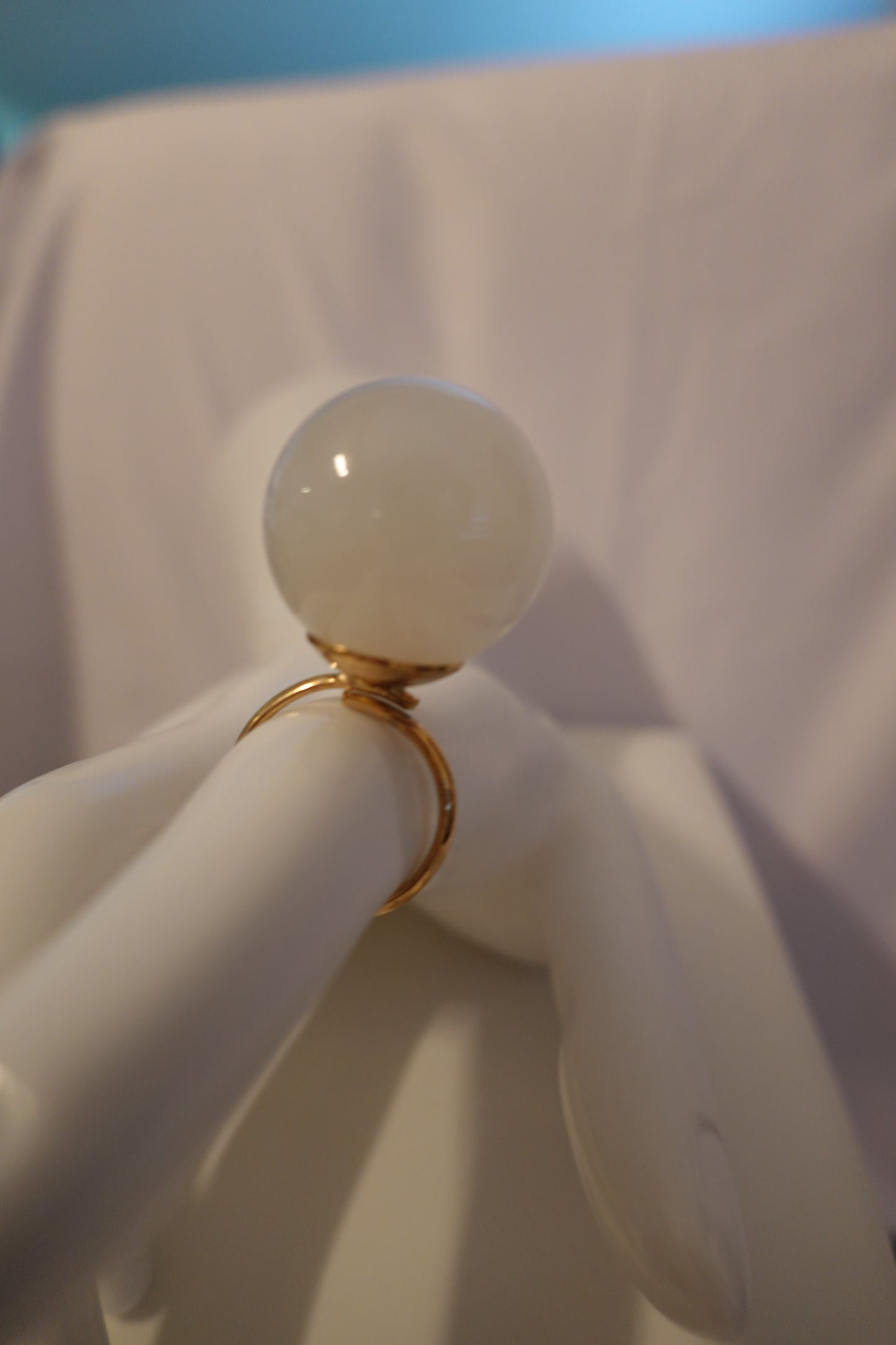 Vintage 1960's White Moonstone Sphere Lucite Adjustable Ring (EUC)