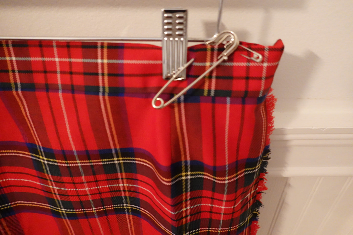 Vintage James Pringle Weavers Plaid Tartan Scottish Punk w/ Pins Knife Wielding Kitty Patch Size 14 (EUC)