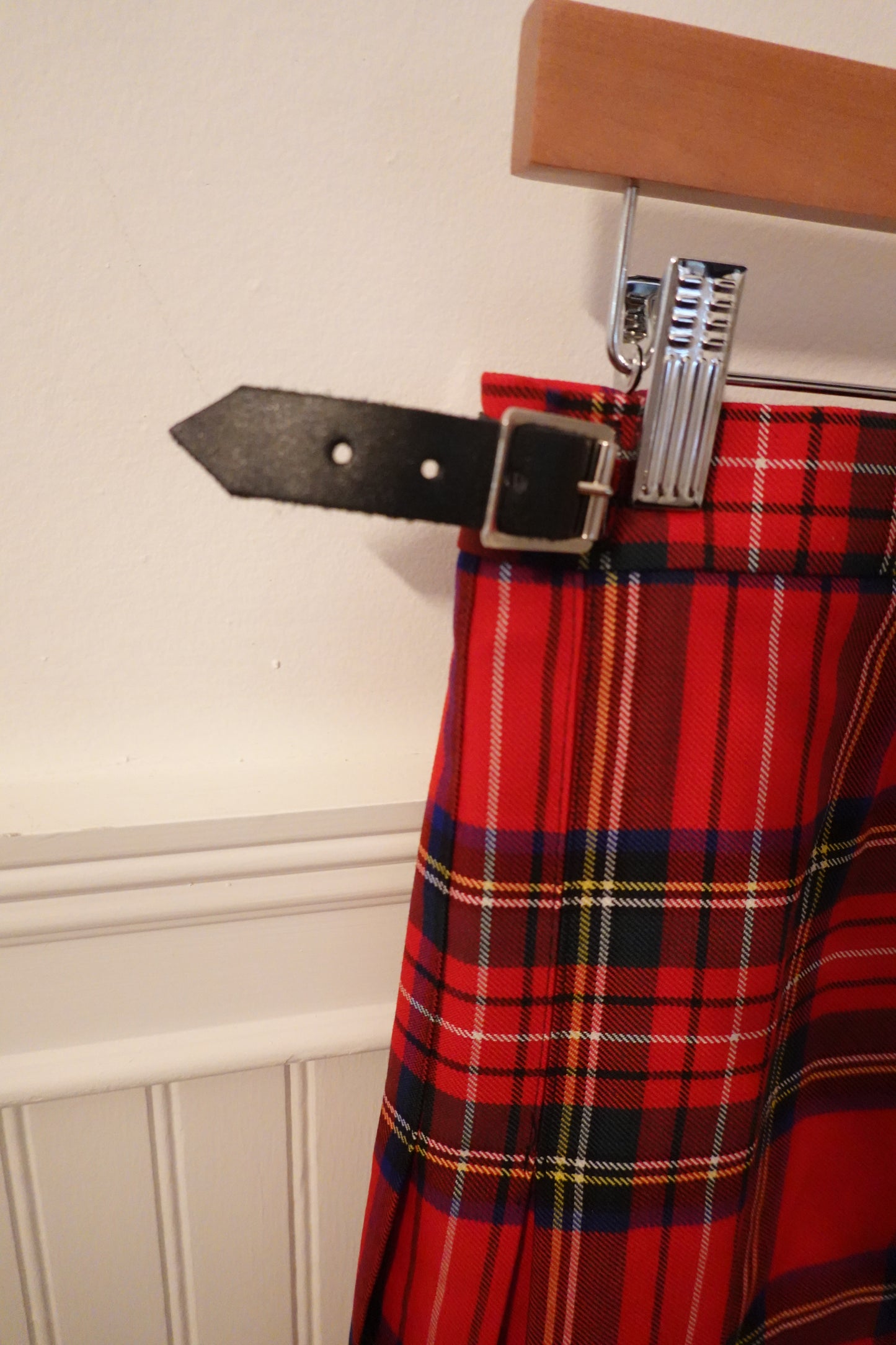 Vintage James Pringle Weavers Plaid Tartan Scottish Punk w/ Pins Knife Wielding Kitty Patch Size 14 (EUC)