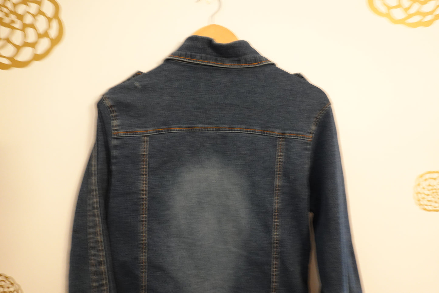 Vintage 90's Denim Jean Jacket Size Large (GUC)