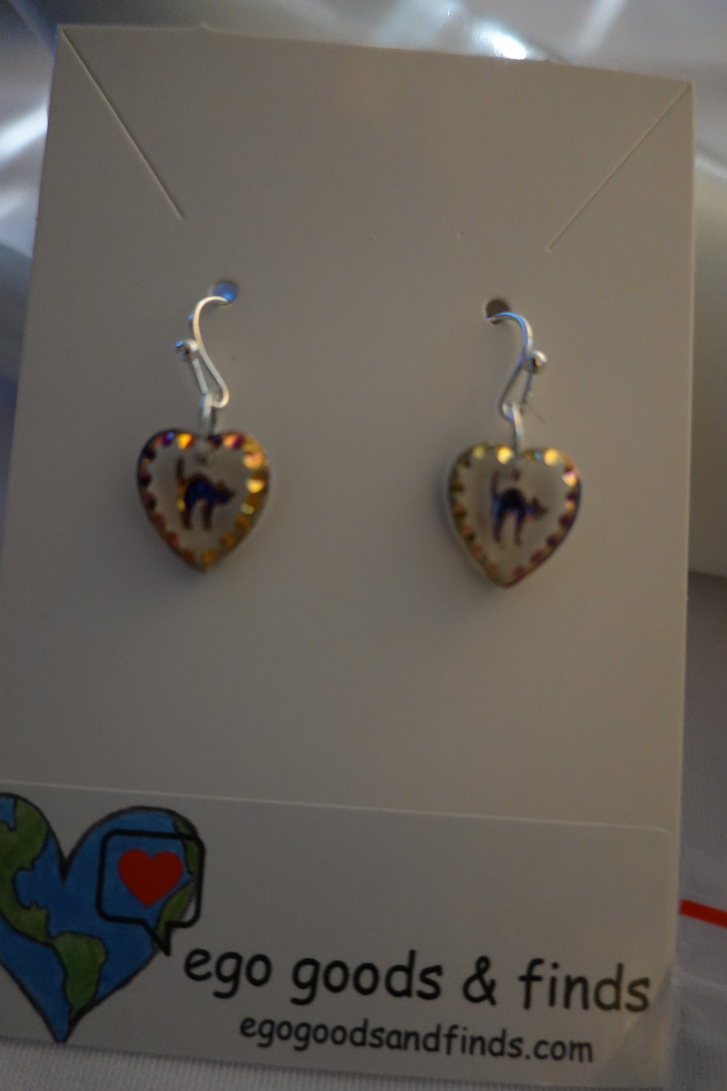 Vintage Glass Cat Intaglio Hearts on New Dangle Pierced Earrings (EUC)