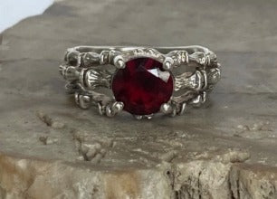 Vintage 1970's Garnet Bamboo Detail Sterling Silver Ring
