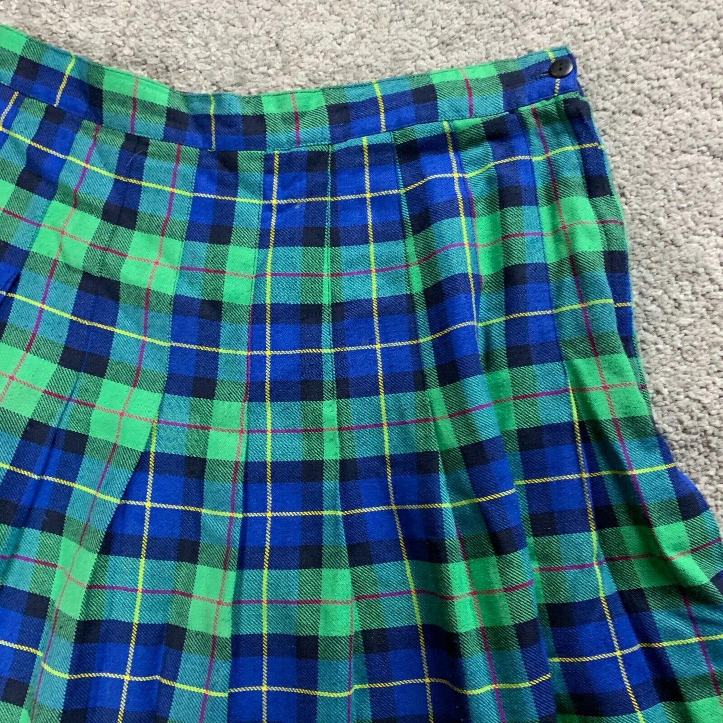 Vintage Pleated Knee Length Blue School Girl Plaid Skirt Size 18 (Waist 32")