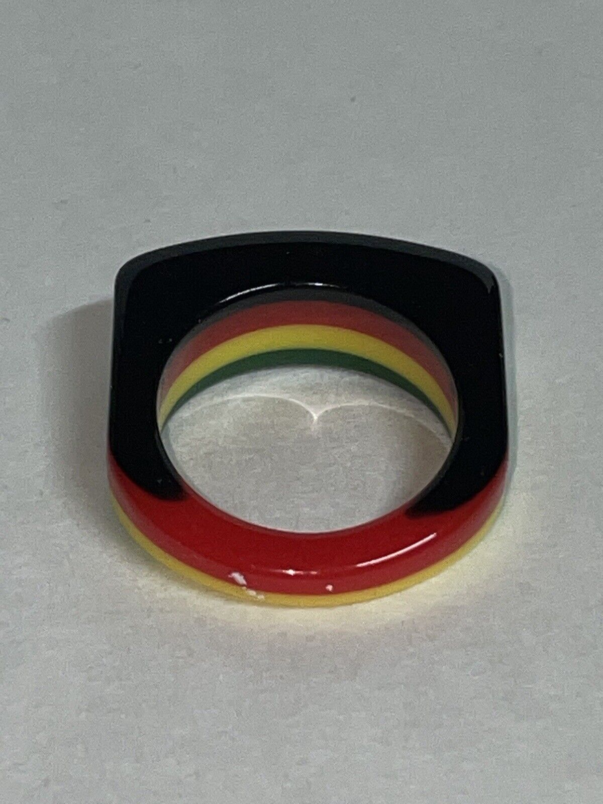 Vintage 70's Lucite Mod Striped Ring Size 9 (EUC)